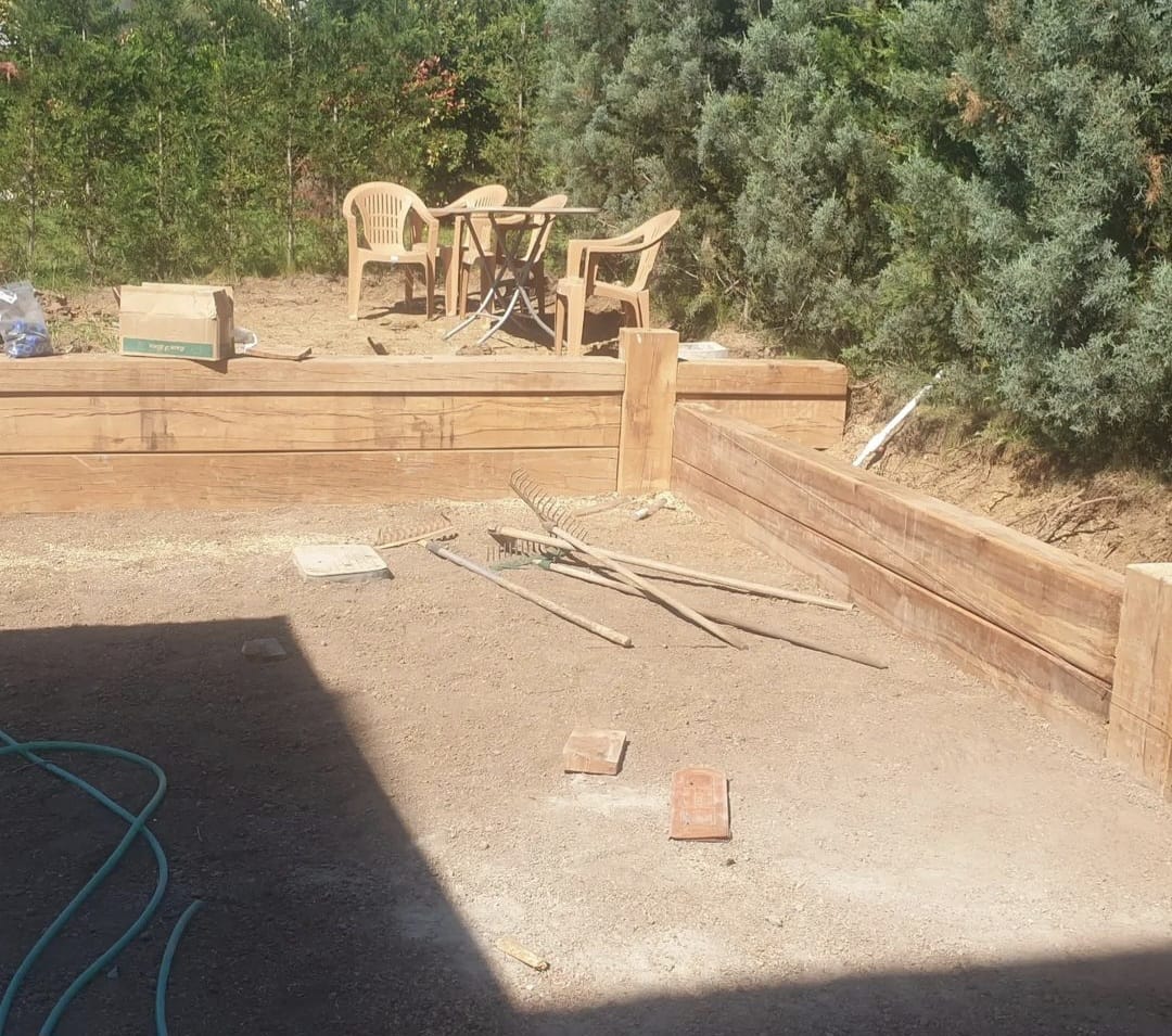 AHŞAP TRAVERS ÇİÇEKLİK2